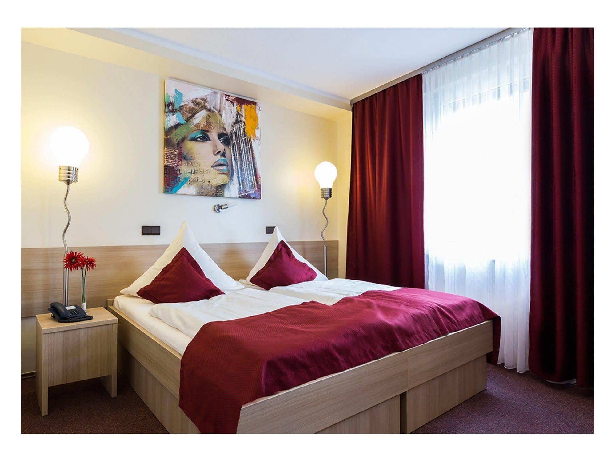 Hotel Koenigshof Hauptbahnhof Superior Дортмунд Экстерьер фото