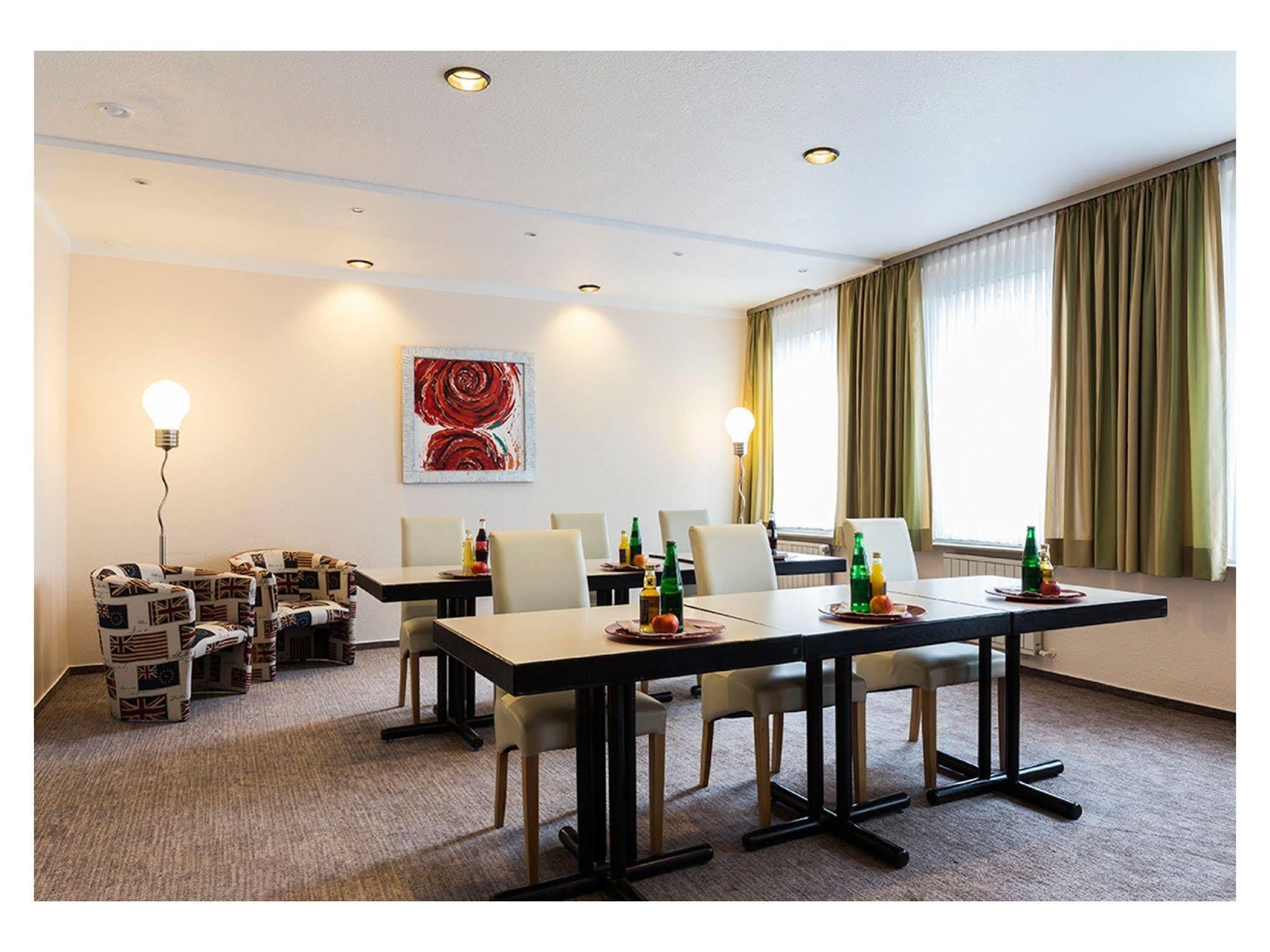 Hotel Koenigshof Hauptbahnhof Superior Дортмунд Экстерьер фото
